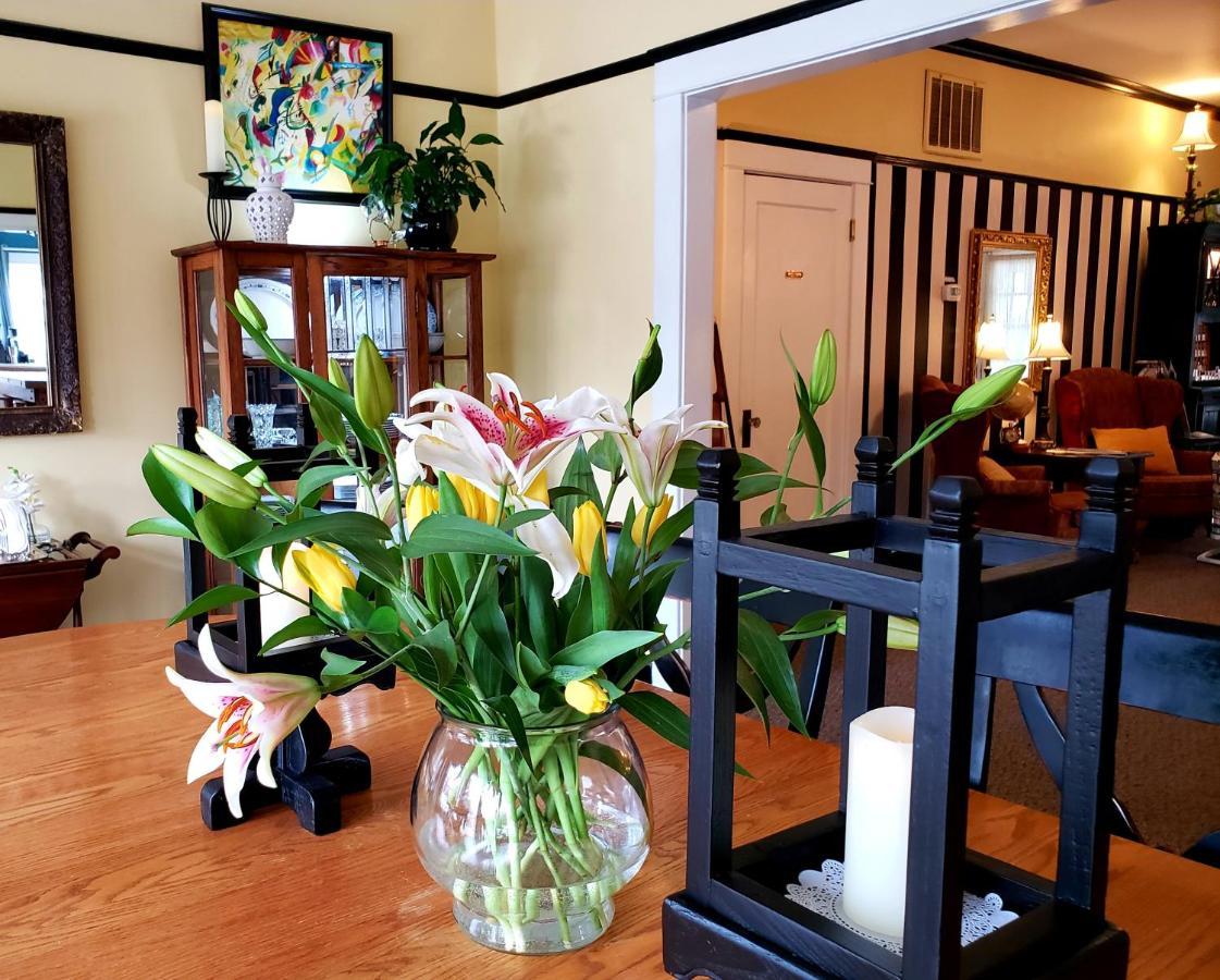 Hotel Bayberry And Oregon Wellness Retreat Ashland