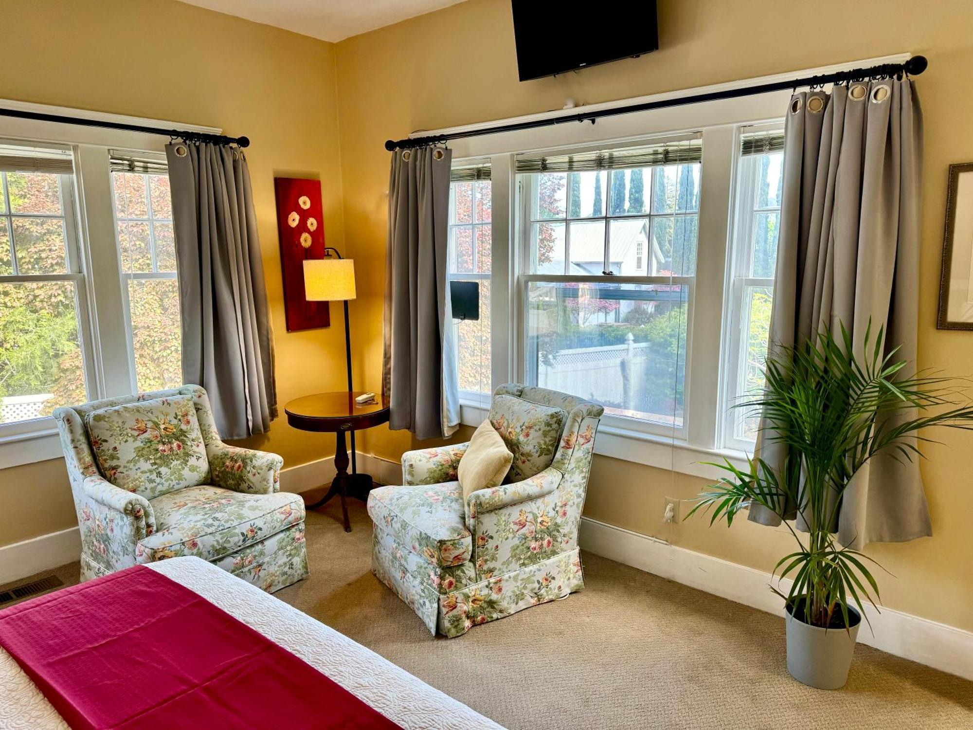 Bayberry And Oregon Wellness Retreat *